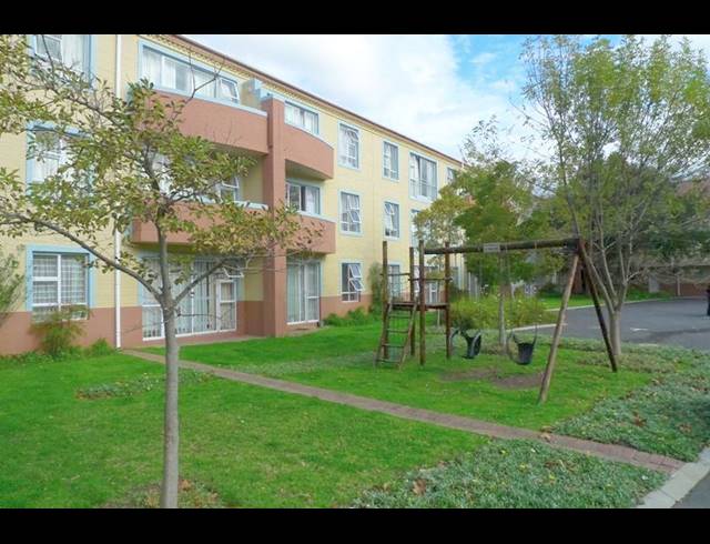 1 bed property to rent in PINELANDS